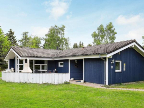 12 person holiday home in V ggerl se, Bogø By